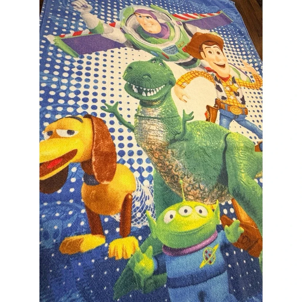 Vintage Toy Story beach towel.  Toys in training with Buzz & Woody. 52X26 inches